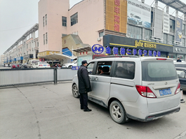 绍兴凯发k8国际送关怀，密布防，配合斗门街道联防联控筑牢市场防疫安全线